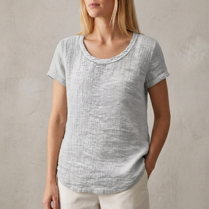 Women's Relaxed Fit T-Shirt With Rounded Hem and Cuffed Sleeves