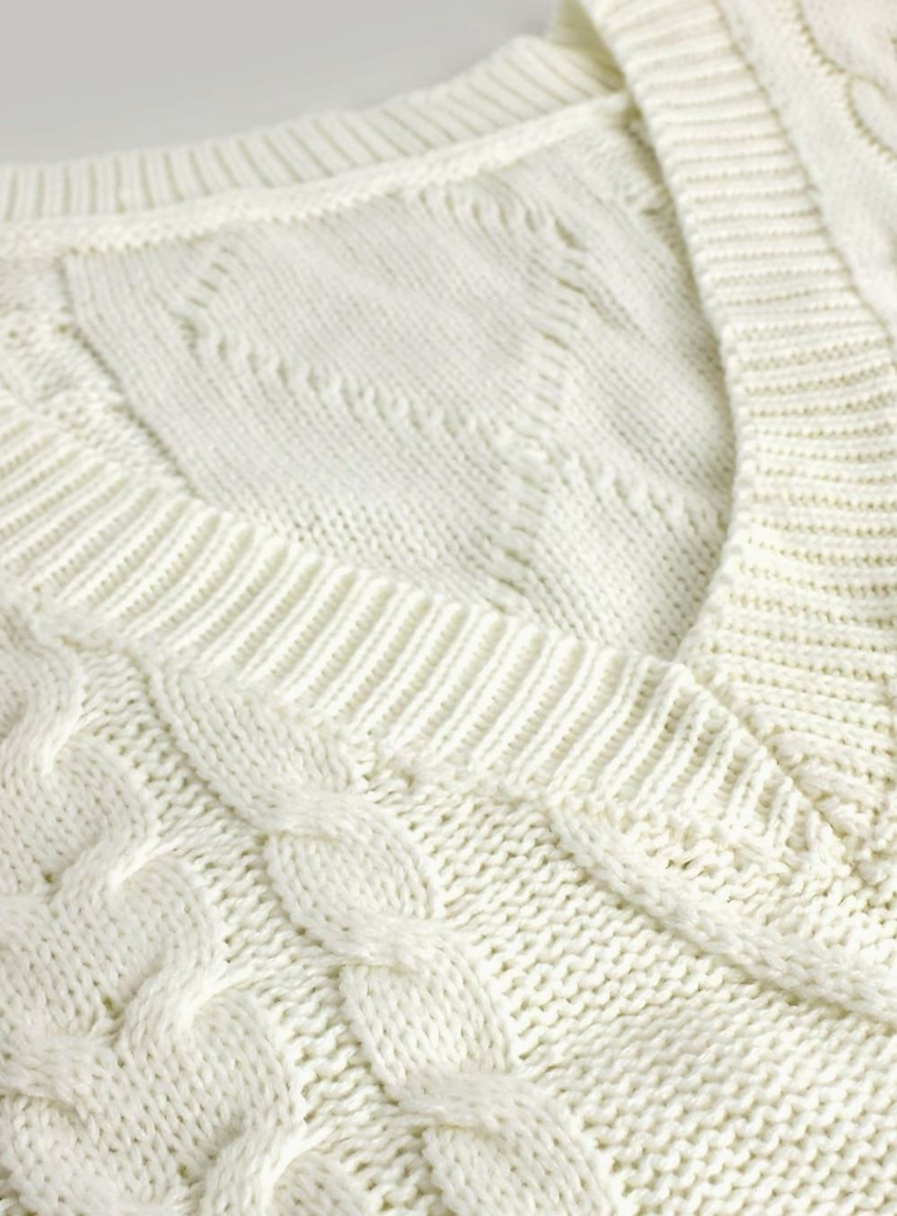 Women's Cable-Knit V-Neck Sweater Vest Relaxed Fit