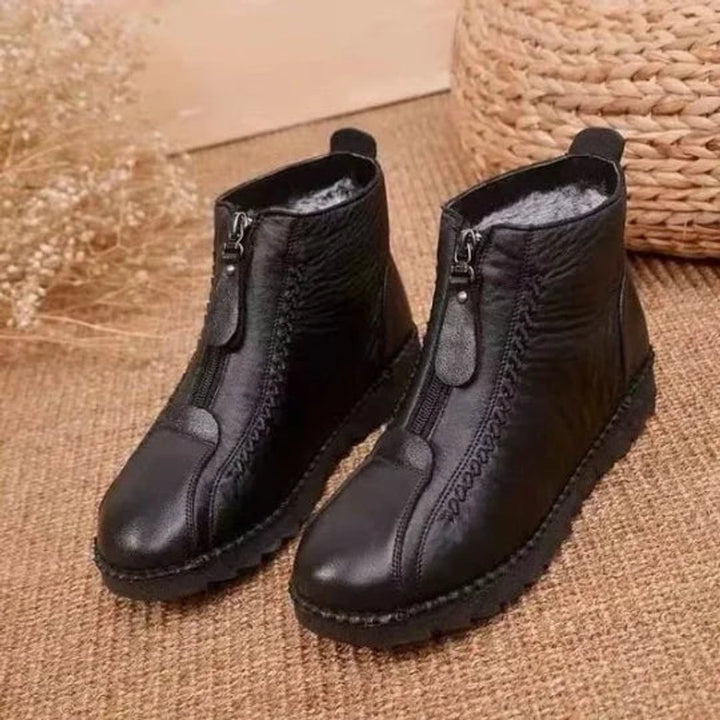 Women's Fleece-Lined Slip-Resistant Leather Ankle Boots - Black