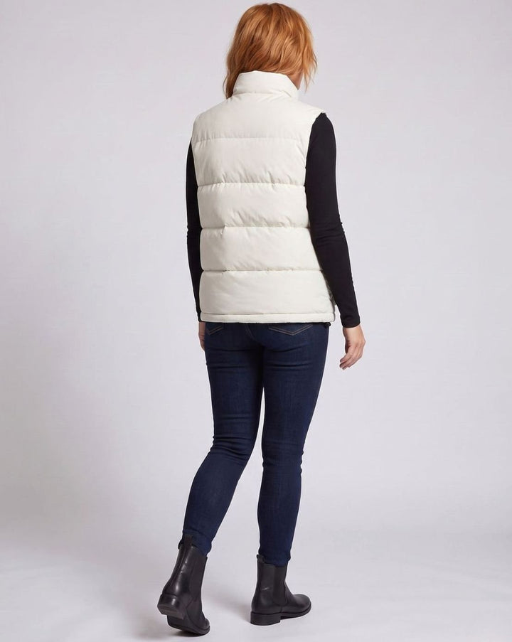 Women's Quilted Puffer Vest High-Neck Zip-Up Flap Pocket Sleeveless Jacket