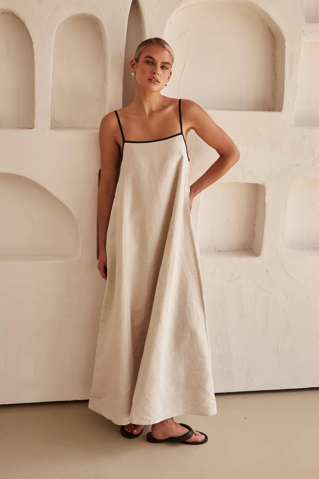 Women's Relaxed Linen-Blend Contrast-Trim Maxi Dress