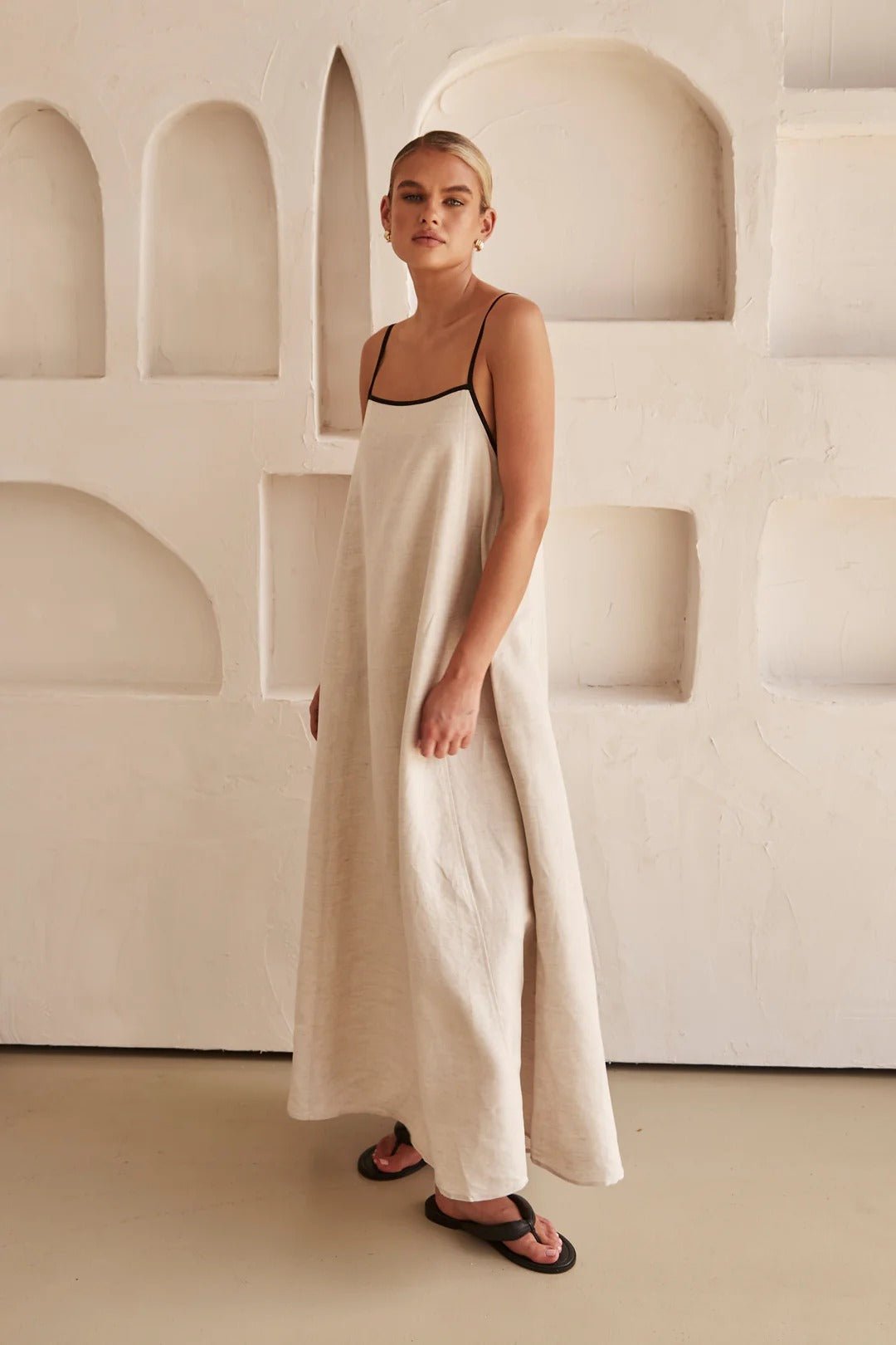 Women's Relaxed Linen-Blend Contrast-Trim Maxi Dress