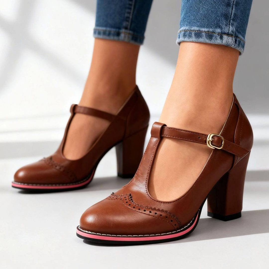 Women's Retro Brogue T-Bar Block Heel Pumps - Brown