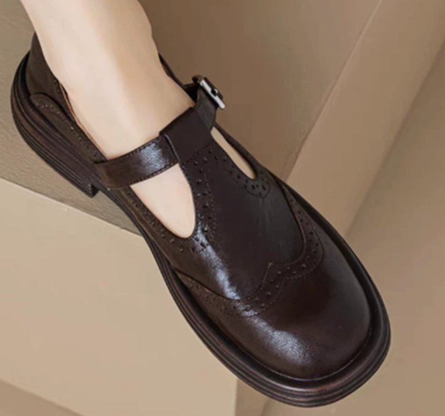 Women's Vintage Brogue T-Strap Mary Jane Flat Shoes - Dark Brown