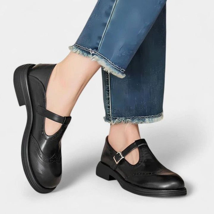 Women's Vintage Leather Brogue T-Strap Shoes Buckle Closure - Black